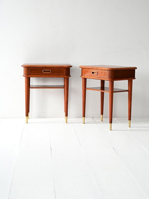 Coppia di comodini scandinavi in ​​mogano degli anni '40