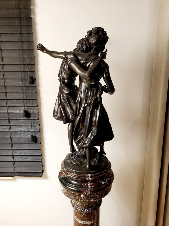 Image 1 of Schöne Bronzestatue von Auguste Moreau auf einem Marmorsockel