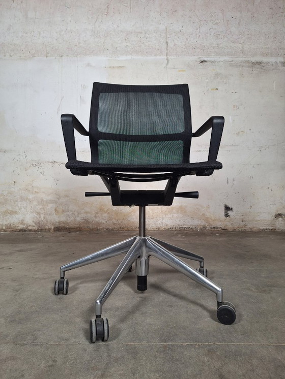 Image 1 of Silla de oficina ajustable Vitra Physix de malla negra de Alberto Meda