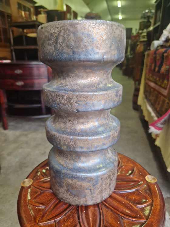 Image 1 of Hermoso jarrón de loza de color bronce.