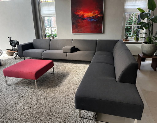 Artifort Mare 8-person seating area
