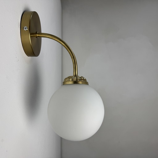Vintage Opaline wall lamp