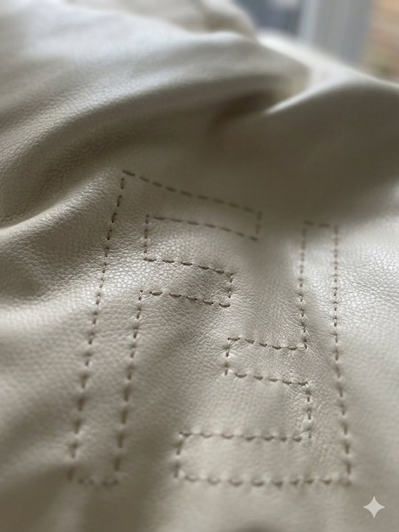 Image 1 of Sofá original Fendi Casa, incluye 2 cojines a juego.