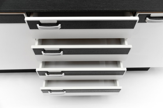 Image 1 of Credenza Space Age in bianco e nero, anni '60