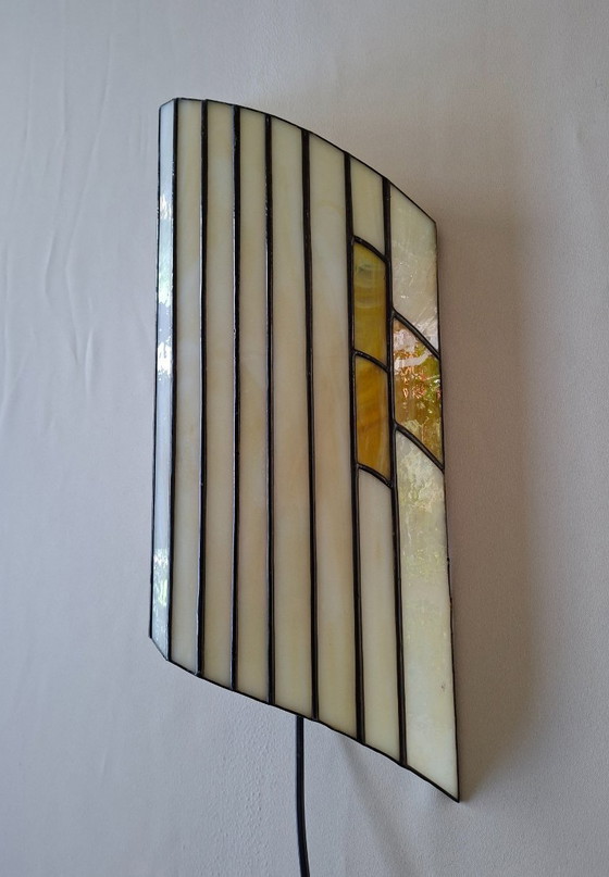 Image 1 of Tiffany  wandlamp met gekleurd glas in zwart koperband  Art Deco