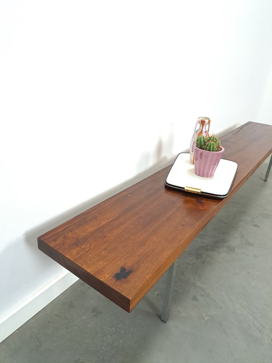 Image 1 of Banc en acajou massif avec pieds chromés