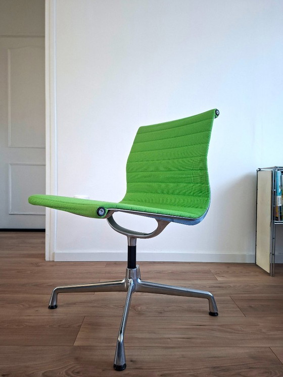 Vitra Eames 105 Aluminium Groep – Bureaustoelen, Metal, Textile (photo 7 of 7)