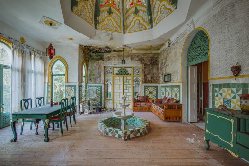 - Verlassenes Haus