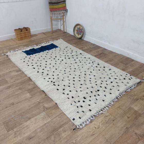 Image 1 of Minimalist Moroccan Rug – Minimalist Moroccan Carpet | 233 × 150 cm