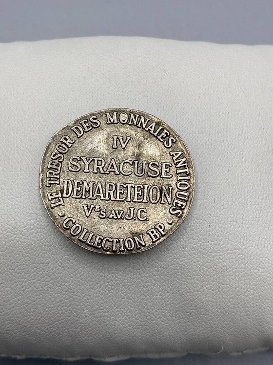 Reproduction Medal – Syracuse Demareteion – BP Collection Treasure of Ancient Coins – No. IV (photo 2 of 2)