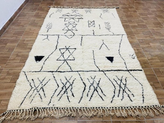 Image 1 of Alfombra tradicional marroquí de 250 cm x 150 cm.