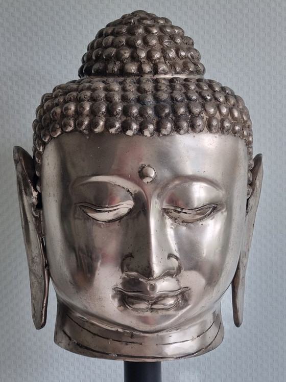 Image 1 of Large Buddha head on a wooden base (61 cm) – Asian sculpture