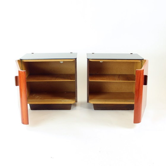 Image 1 of Set van 2 nachtkastjes met zwart glas, Tsjechoslowakije jaren 60