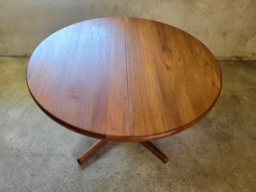 Grande table de salle à manger ovale extensible en teck par Glostrup