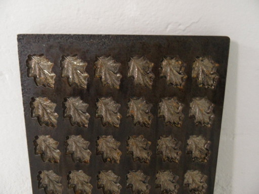 Moule à chocolat vintage en métal