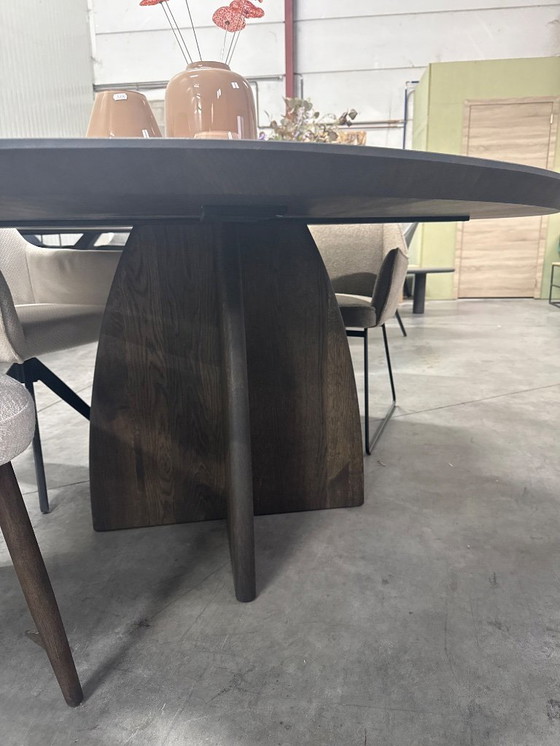 Image 1 of Solid oak table 150cm