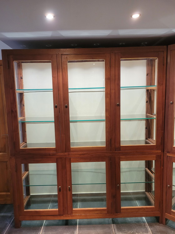 Image 1 of Vetrina angolare in TEAK/TECK con faretti LED (p = 50cm e h = 210cm)