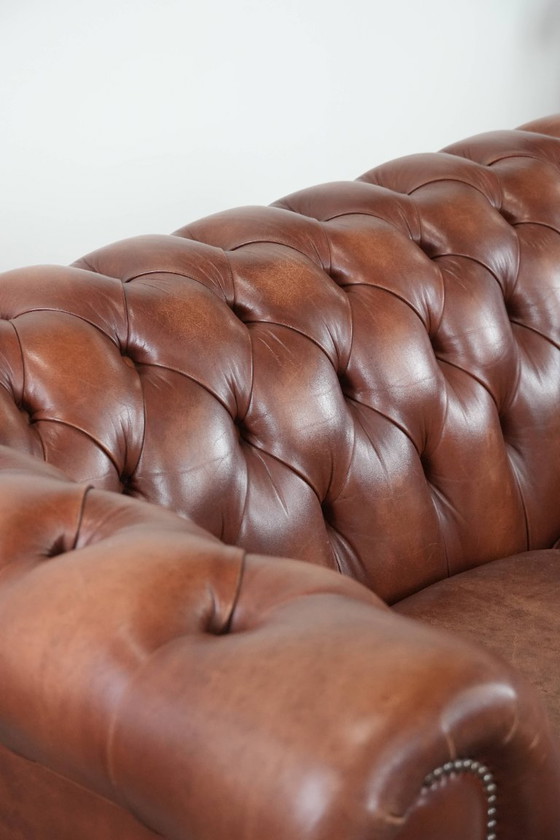 Image 1 of Sofá Chesterfield clásico de piel de vaca marrón de estilo inglés