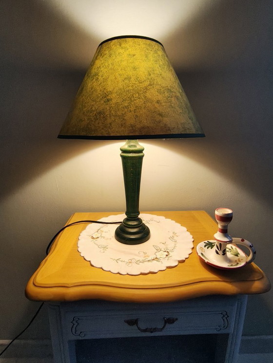 Image 1 of Lámpara de madera verde