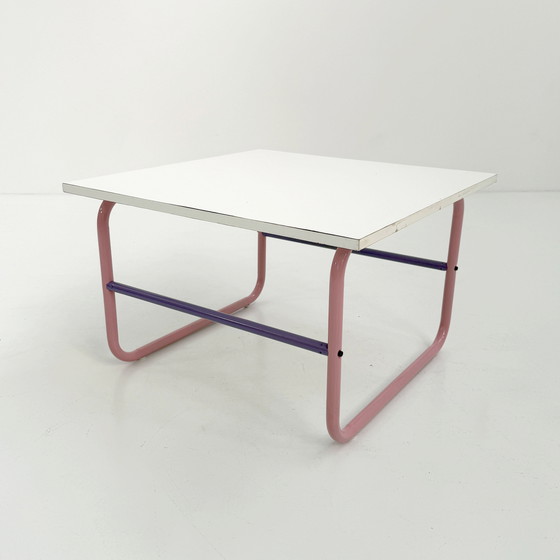 Image 1 of Table basse tubulaire violette et rose, années 1980