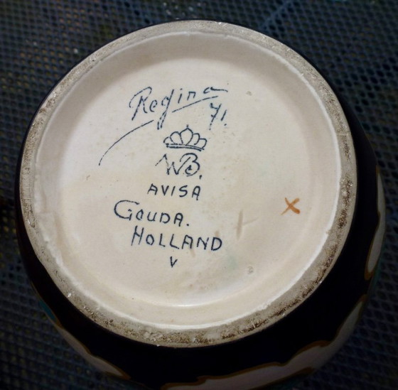 Image 1 of Plateelbakkerij Regina - Avisa - Jan Signer - Vaas Gouda.