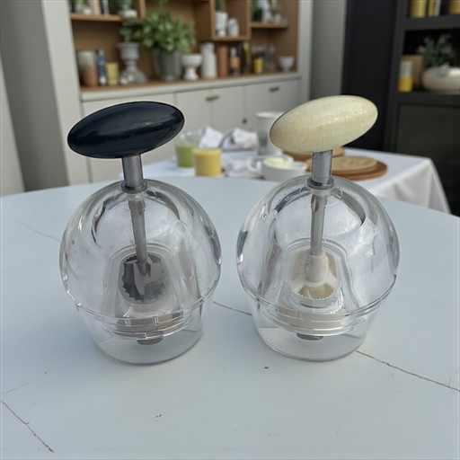 Molinillo de sal y pimienta Bodum Peppino de plexiglás, diseño de C. Jorggensen, años 90, Dinamarca