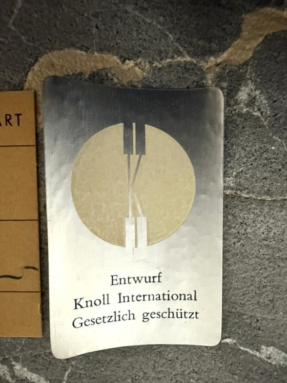 Image 1 of Tavolino da caffè Florence Knoll con piano in marmo nero, anni '60