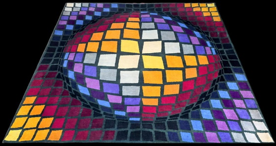 Victor Vasarely Tromba Rug – Hand-Knotted Wool, Limited Edition 2/8 (225x225cm) – Rugs & carpets (photo 5 of 10)