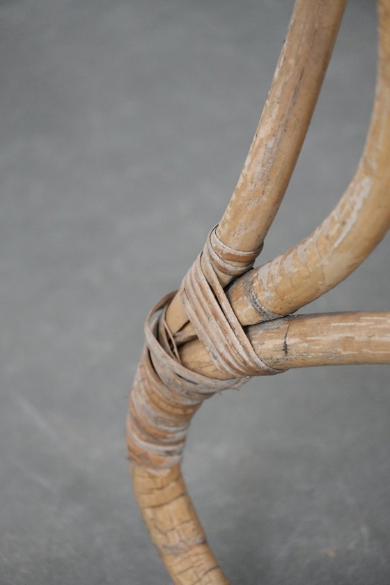 Image 1 of Sillón de ratán de diseño holandés de los años 50 con respaldo alto.