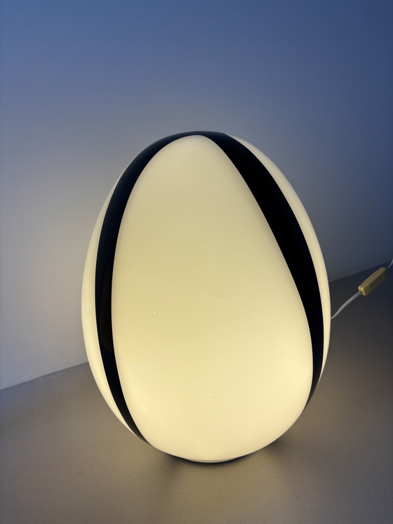 Image 1 of Eglo Leuchten XL Egg lamp vloer-/tafellamp in wit opalineglas met zwarte lijnen