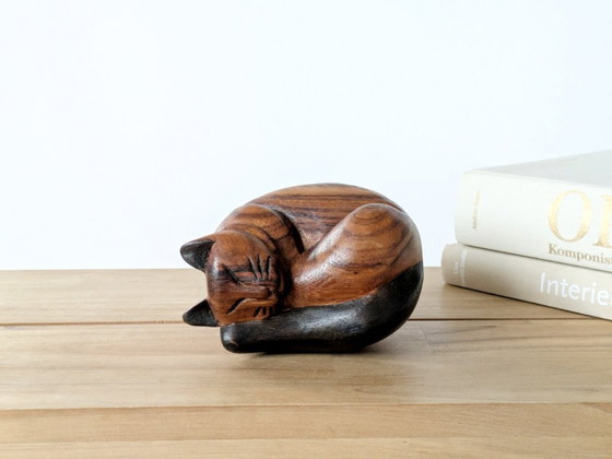 Image 1 of Figurine de chat siamois endormi à crinière de main | Teck milieu du siècle