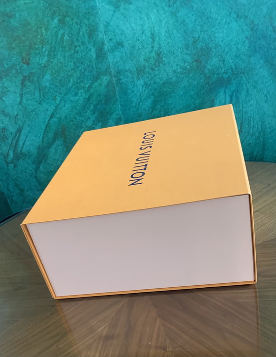 Scatola Louis Vuitton Molto Grande 51x42x19 – Oggetti decorativi, Paper, Other (photo 6 of 15)