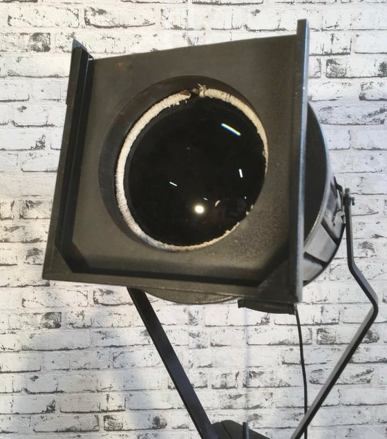 Image 1 of Faretto da teatro vintage nero su treppiede in legno, anni '60