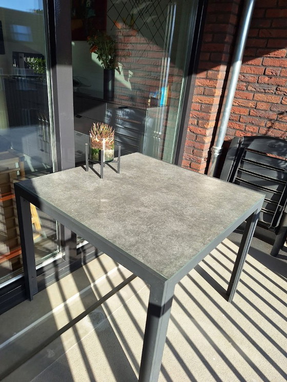 Image 1 of Style de vie avec une belle table de jardin