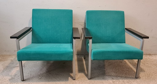 Deux fauteuils vintage du designer Gijs van der Sluis. Modèle 30
