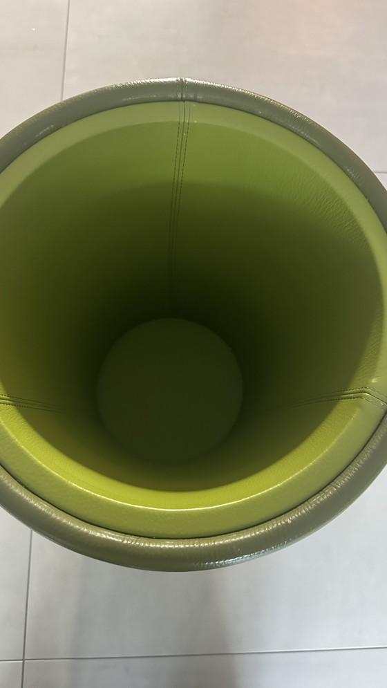 Image 1 of Leolux Sella Sessel + Barillo Beistelltisch (grün)