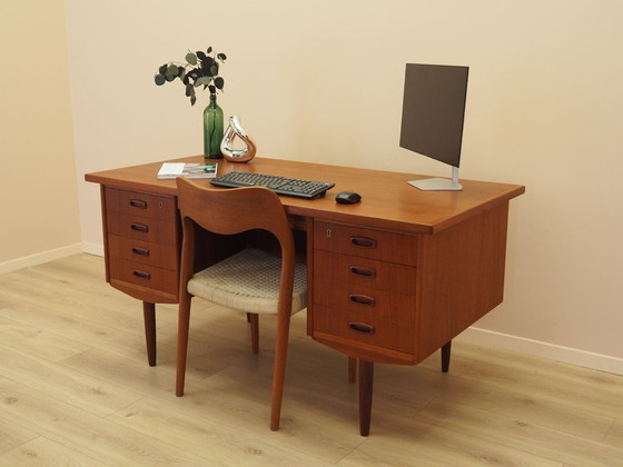 Image 1 of Escritorio de teca, diseño danés, década de 1970, fabricado en Dinamarca.