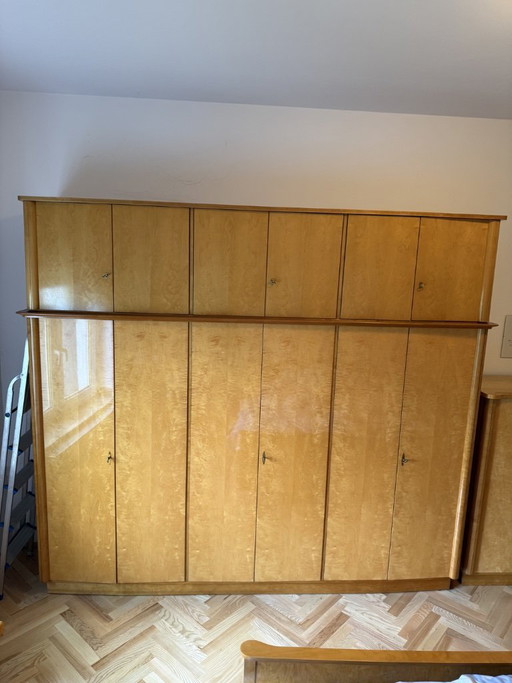 Vintage hoge kast uit het midden van de vorige eeuw, gemaakt van vogeloogahorn, hoogglans, jaren 1950, 240x260