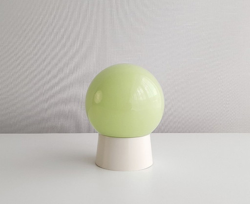 Zacht groen glazen art deco plafondlampje, pastelkleurige glazen bol lamp, small variant