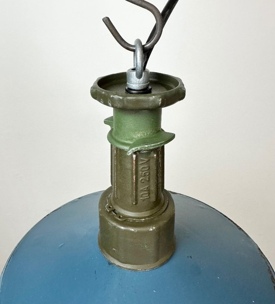 Image 1 of Lampada a sospensione industriale in smalto blu con parte superiore in alluminio pressofuso, anni '60