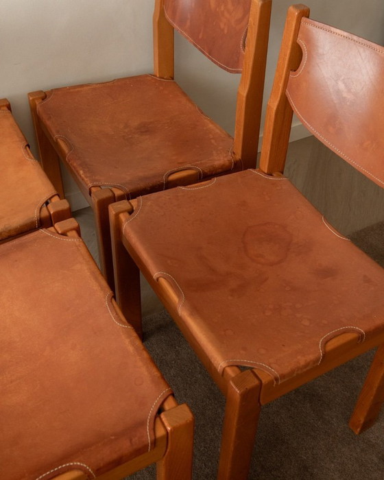 Image 1 of Brutalistische eetkamerstoelen van iepenhout en leer van Maison Regain, jaren 70, set van 4