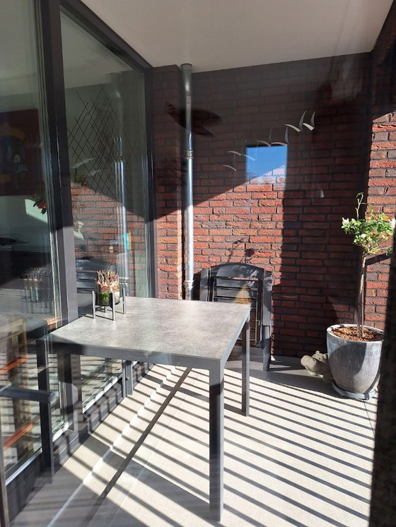 Image 1 of Style de vie avec une belle table de jardin