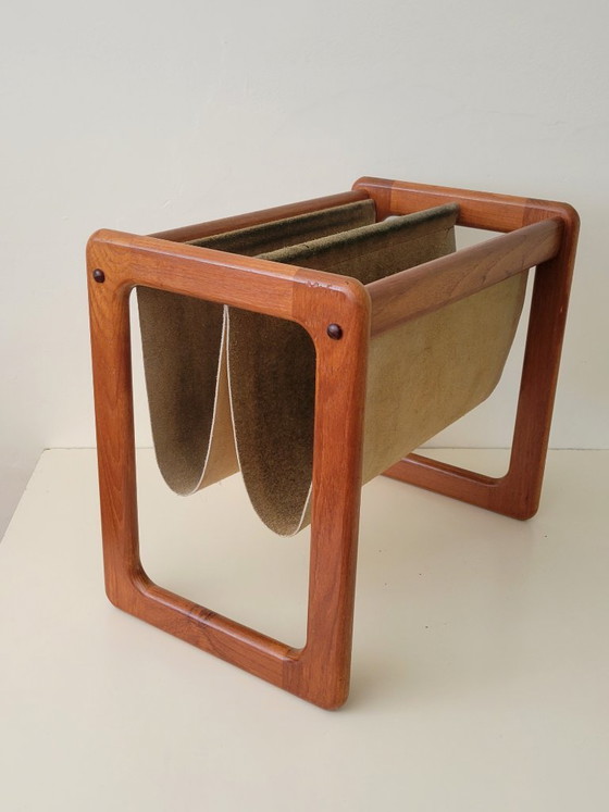 Image 1 of Portariviste Vildbjerg, mobile da lettura danese in stile Mid-Century Modern in teak e pelle scamosciata.