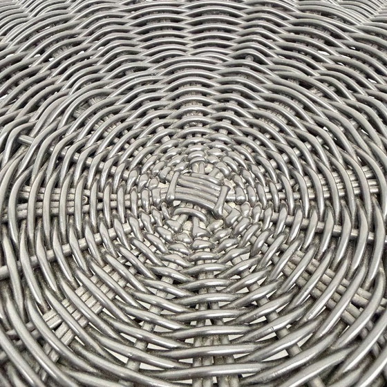 Pouf rotondo in plastica intrecciata, grigio scuro, Ikea, Poggiapiedi e pouf, Modern (foto 6 di 13)