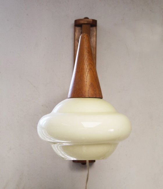 Vintage Tsjechische Houten Wandlamp Met Opaalglas, Jaren 60 – Wandlampen (photo 6 of 10)