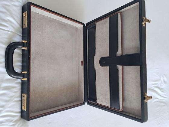 Leather luggage – Gifts (photo 9 of 9)
