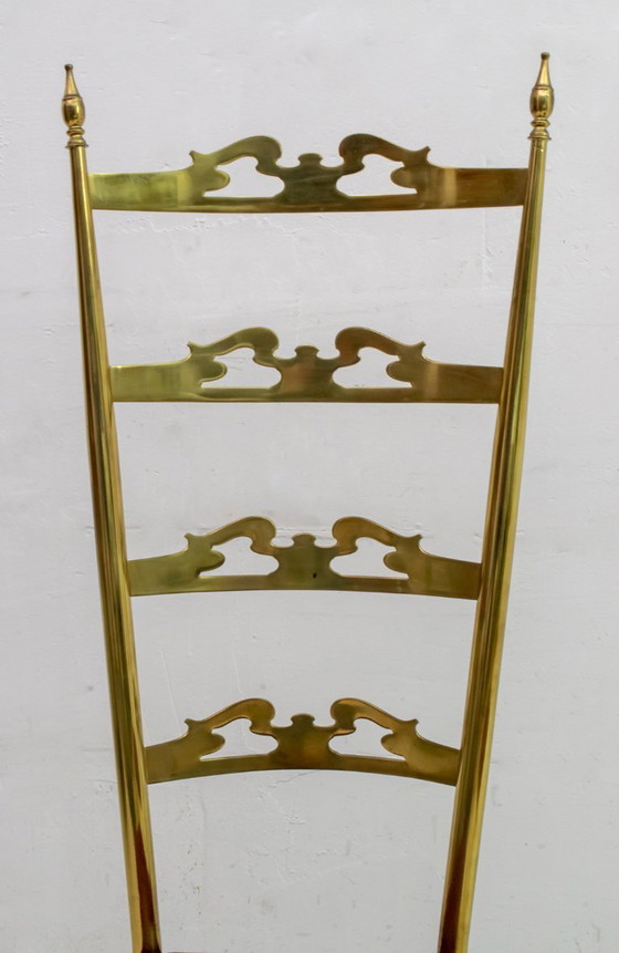 Image 1 of Mid Century Modernes Paar italienischer Chiavari-Stühle mit hoher Rückenlehne aus Messing, 1950er Jahre