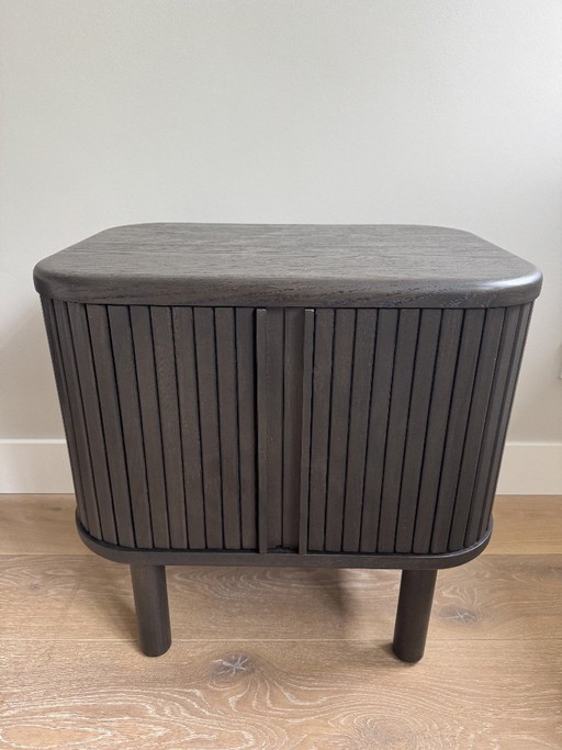 2 comodini Kave Home Mailen in impiallacciatura di frassino scuro, 50x55 cm
