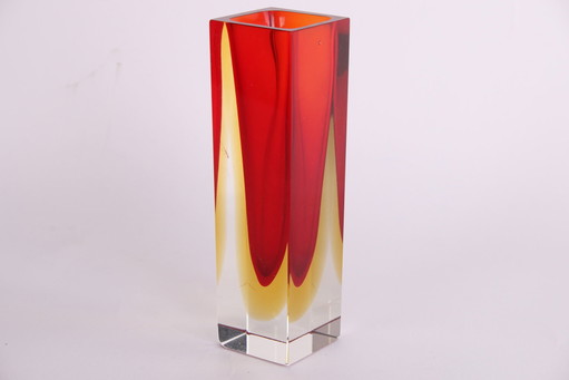 Vaso quadrato di Murano rosso arancio