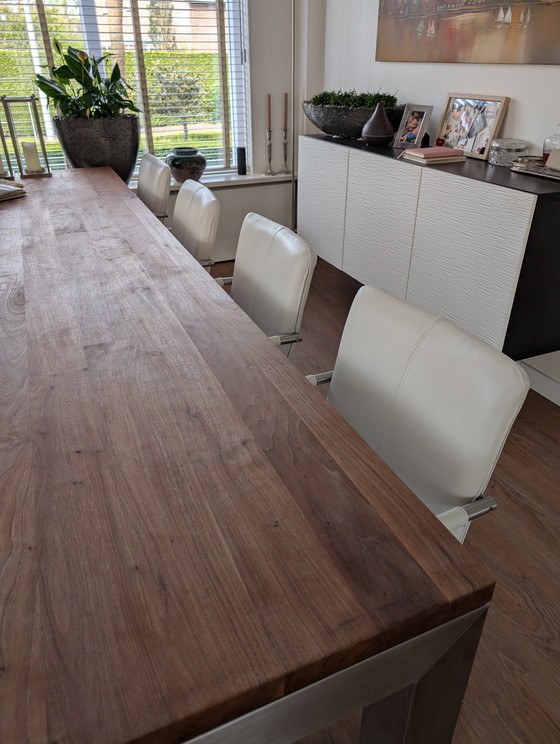 Image 1 of Dining chair, white leather. 8 pieces. Henders and Hazelm